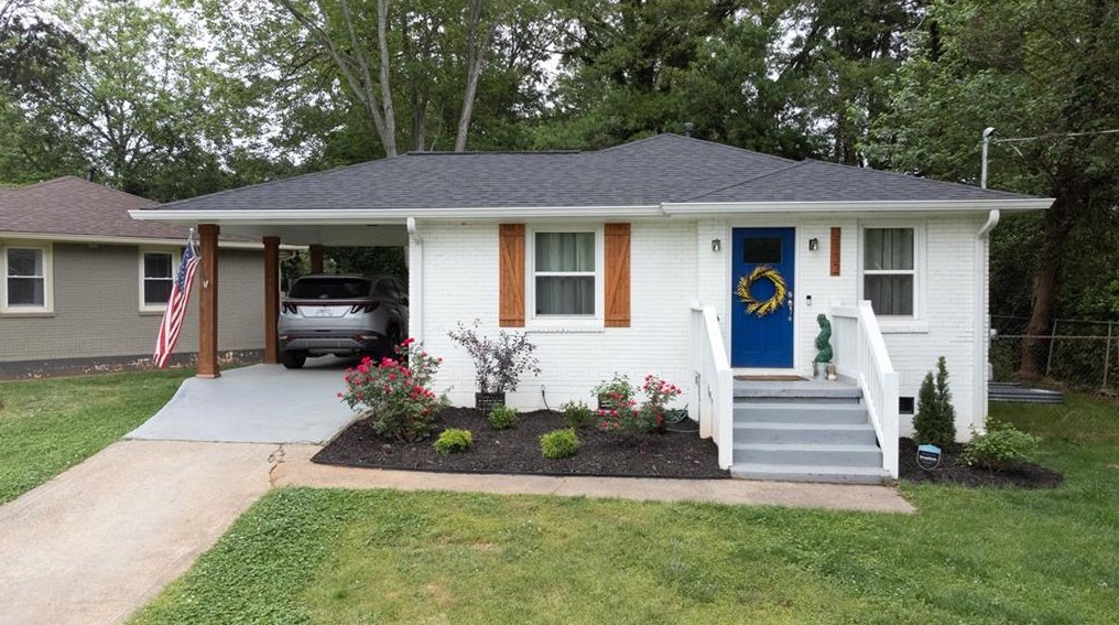 2132 Miriam Ln, Decatur GA  30032-5565 exterior