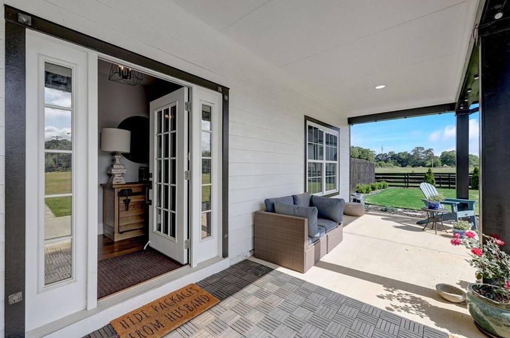 3273 Lenora Church Rd, Lithonia GA  30039-4804 exterior