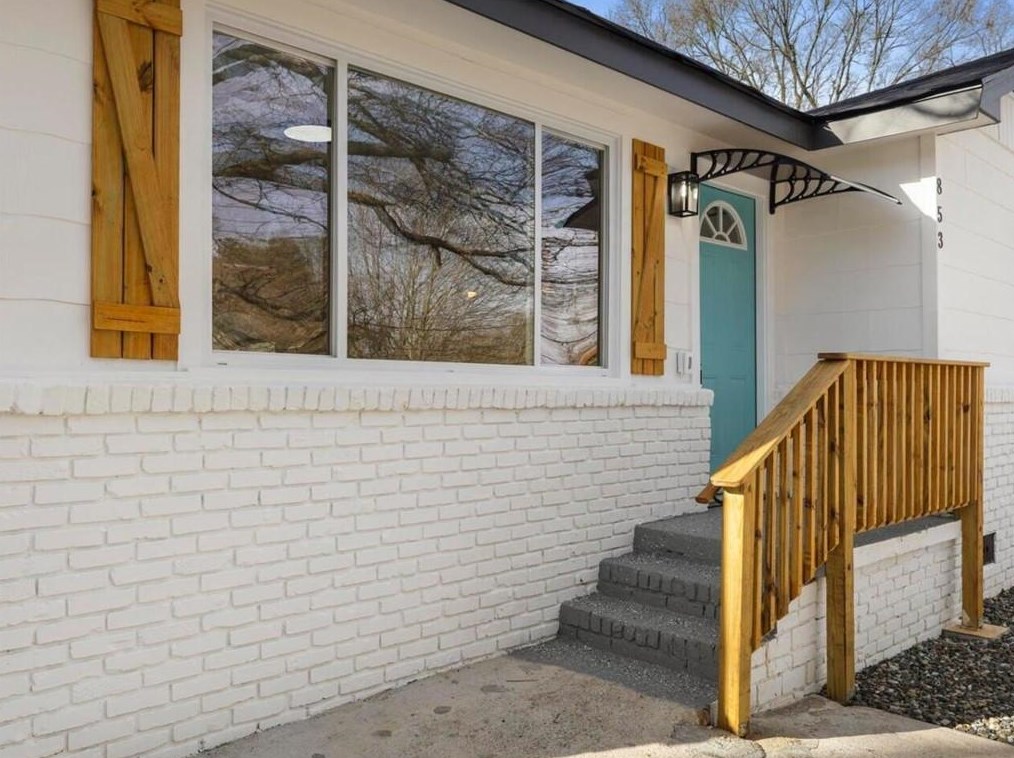 853 Hargis St, Atlanta GA  30315-8605 exterior