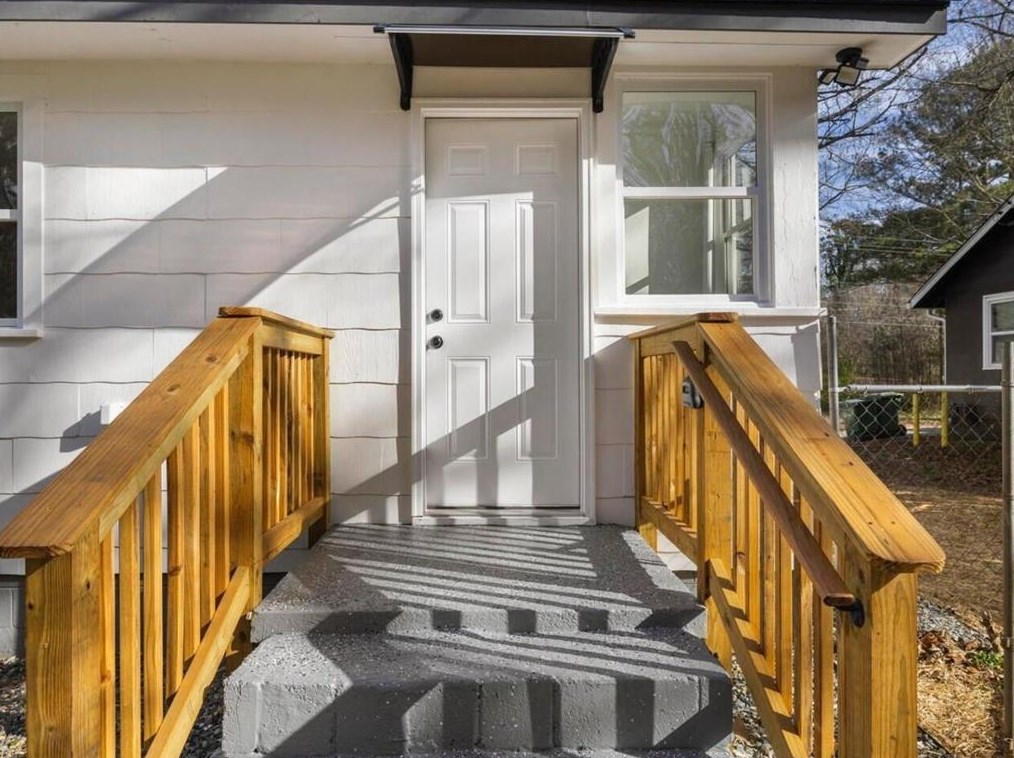 853 Hargis St, Atlanta GA  30315-8605 exterior