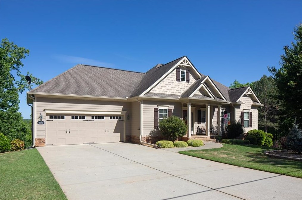 438 Chestnut Ridge Dr, Dahlonega, GA 30533