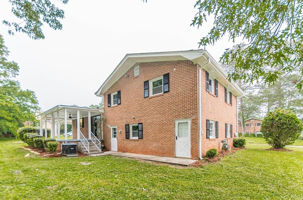 2749 Neptune Pl, Decatur, GA 30034-1816