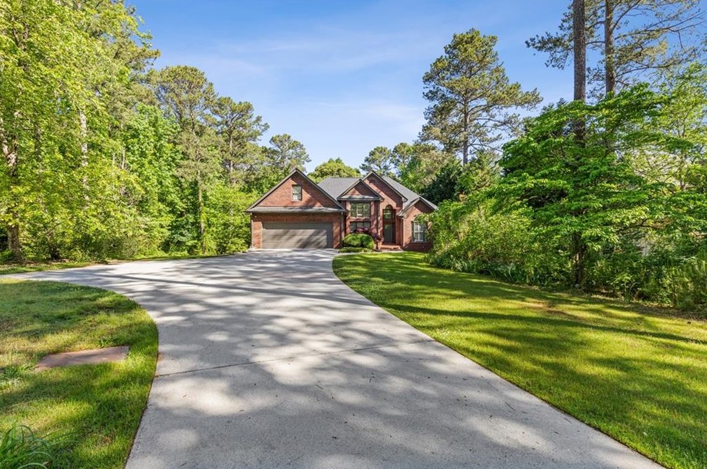 560 Herring Rd, Grayson, GA 30017-1306