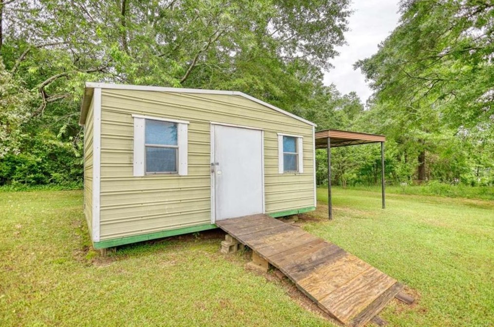 107 Adrian Dr, Stockbridge GA  30281-3009 exterior