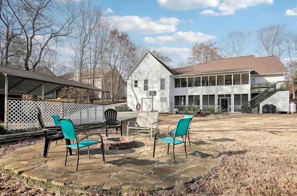 3928 Fieldstone Dr, Gainesville GA  30506-2240 exterior