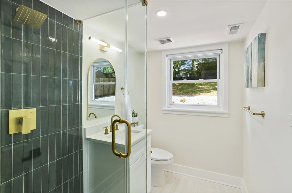 2010 Yucca Dr, Decatur GA  30032-5837 exterior