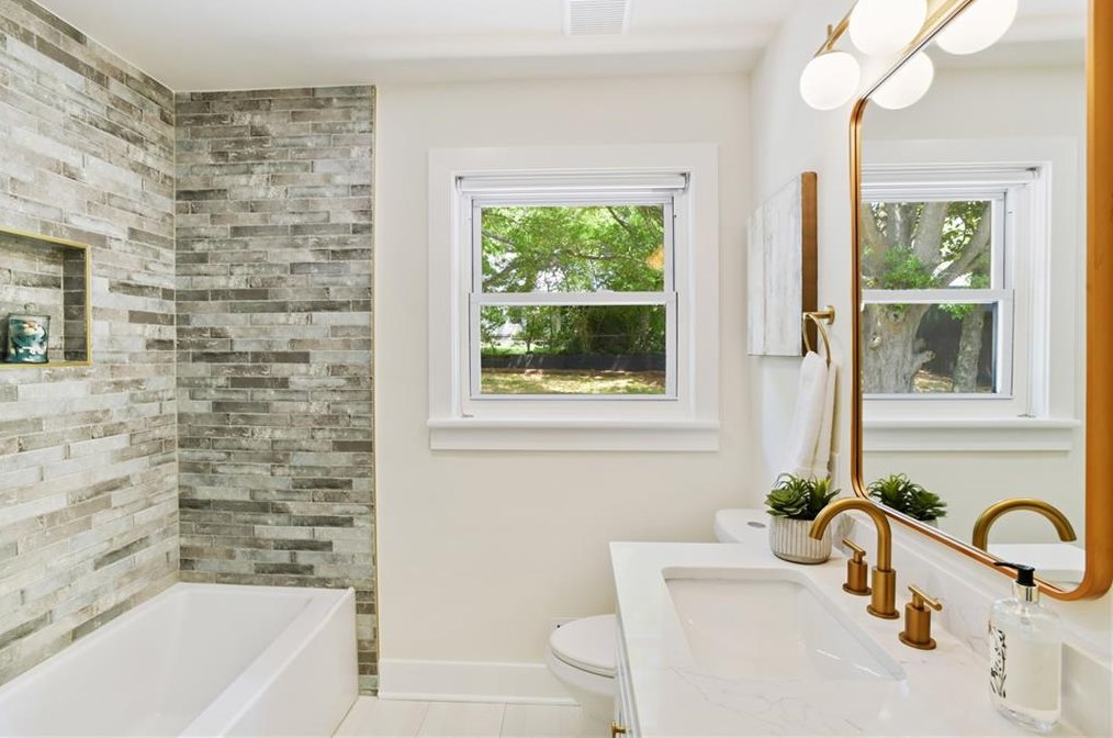 2010 Yucca Dr, Decatur GA  30032-5837 exterior