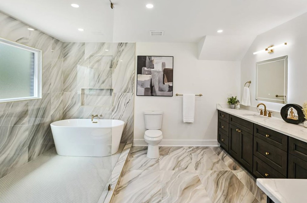 2010 Yucca Dr, Decatur GA  30032-5837 exterior