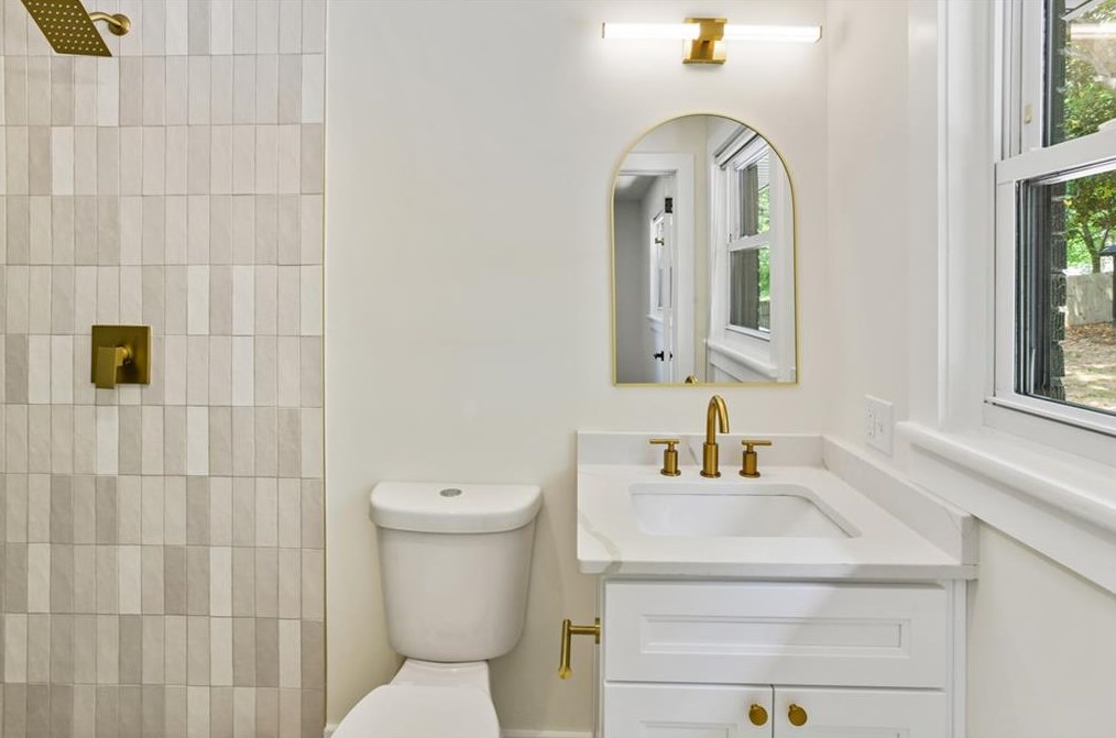 2010 Yucca Dr, Decatur GA  30032-5837 exterior