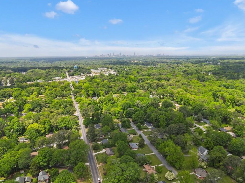 2010 Yucca Dr, Decatur GA  30032-5837 exterior