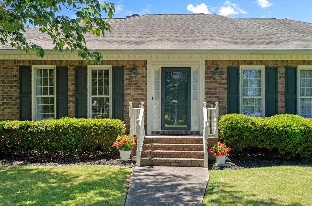 1597 Fair Oaks Ln, Lithonia, GA 30078-2279