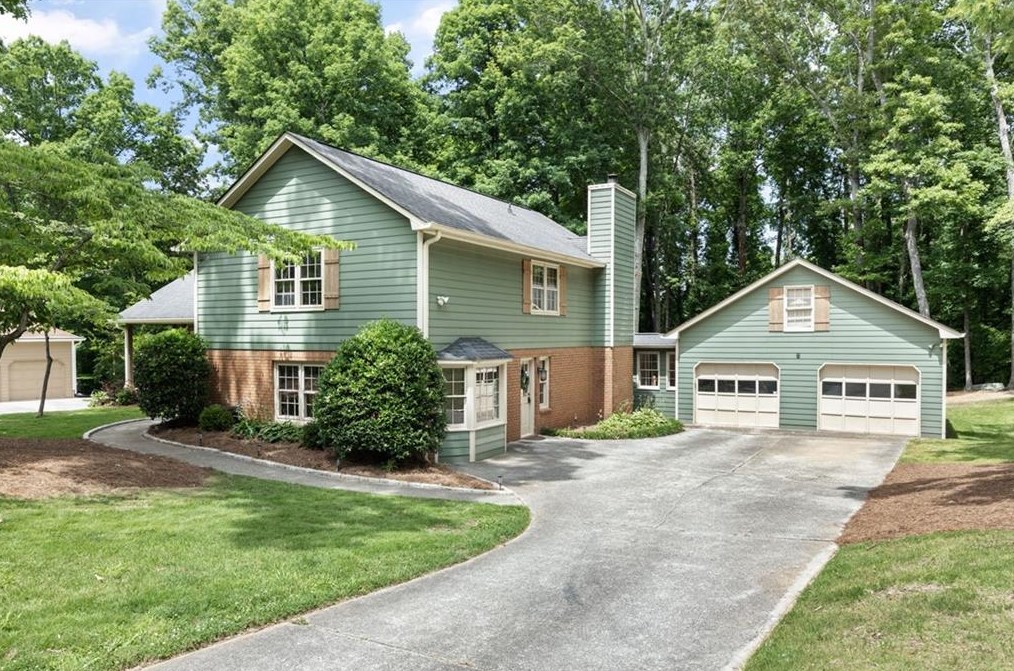 4721 Crest Knoll Dr, Mableton, GA 30126-1452