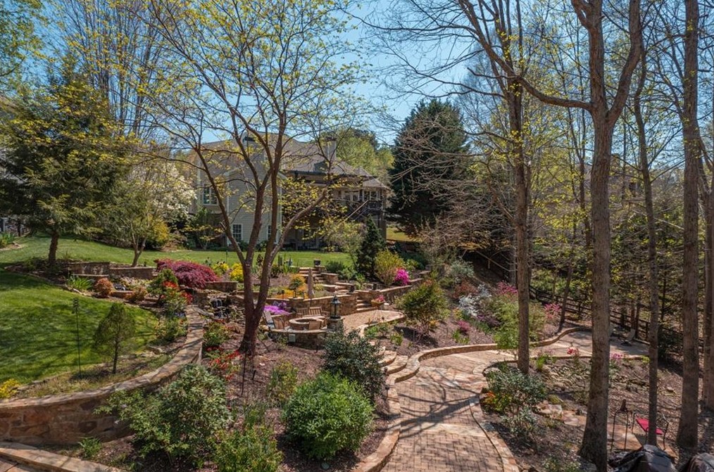 407 Northampton Ln, Holly Springs, GA 30115