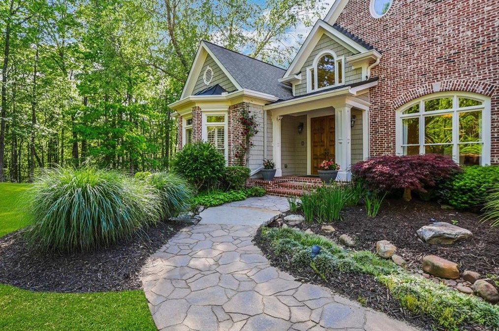 2620 Falls Overlook Dr, Cumming, GA 30041-5740