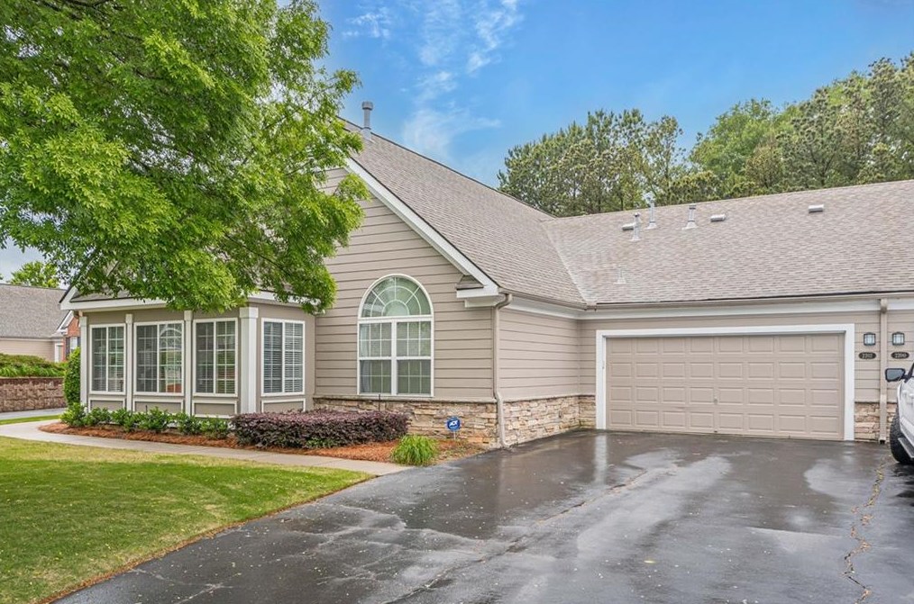 2202 Sweet Apple Cir, Alpharetta, GA 30004