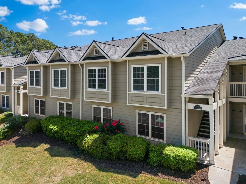15 Lakes Edge Dr, Smyrna, GA 30080-8035