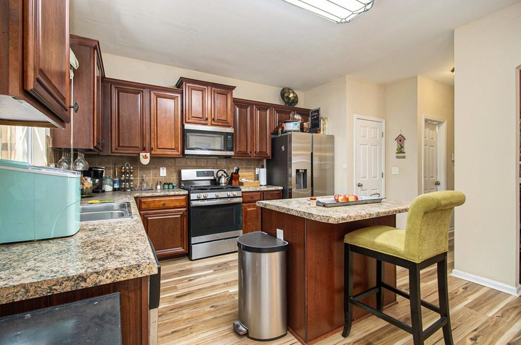 3789 Hempstead Way, Atlanta GA  30331-5268 exterior