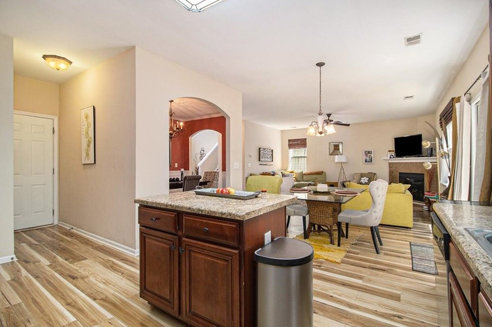 3789 Hempstead Way, Atlanta GA  30331-5268 exterior