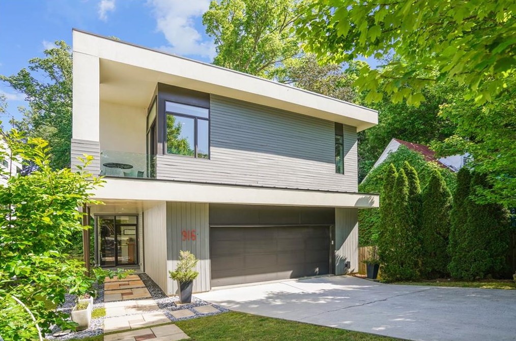 916 Kings Ct, Atlanta, GA 30306-3431