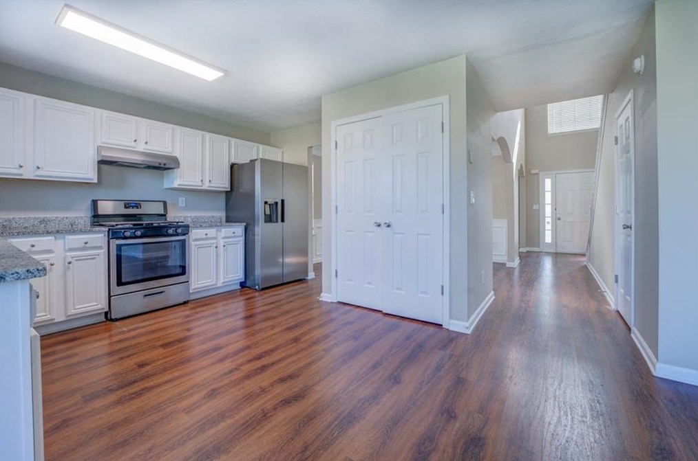 10 Adelaide Dr, Porterdale, GA 30016-1931