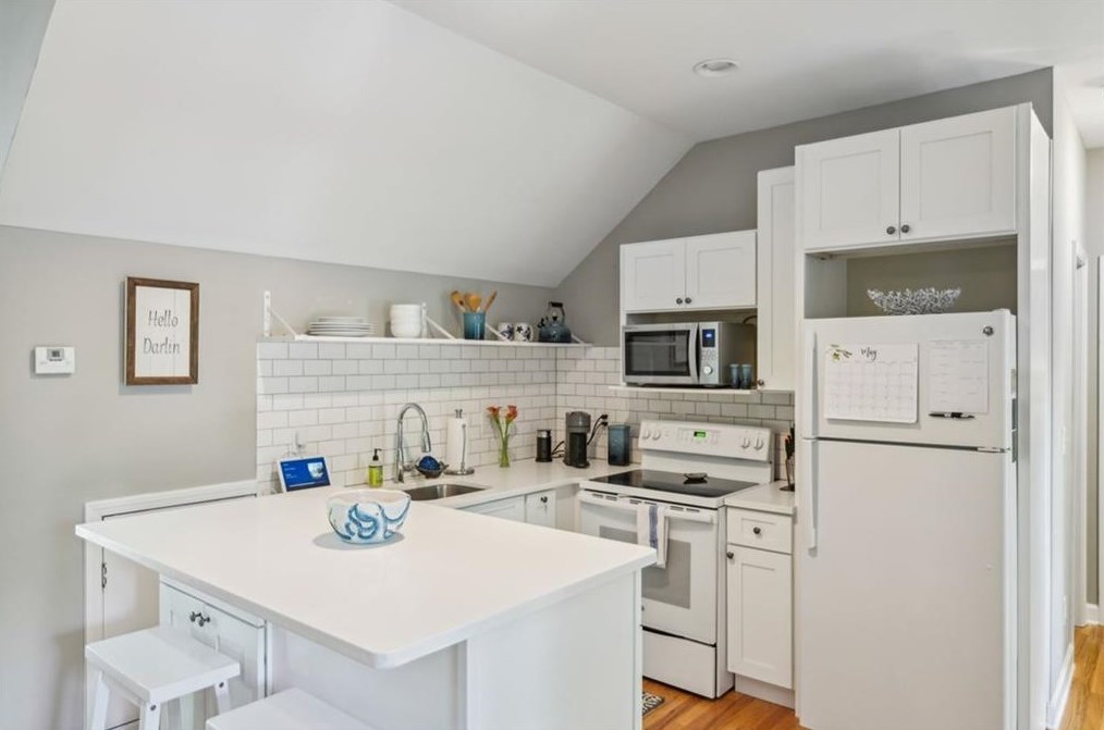 23 Brookhaven Dr, Atlanta GA  30319-1143 exterior