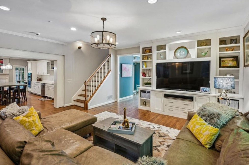 23 Brookhaven Dr, Atlanta GA  30319-1143 exterior