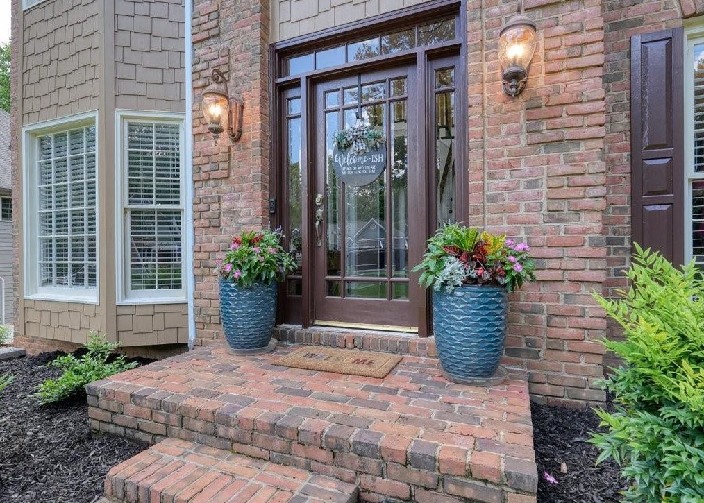 816 Bermuda Run, Holly Springs, GA 30189-6131
