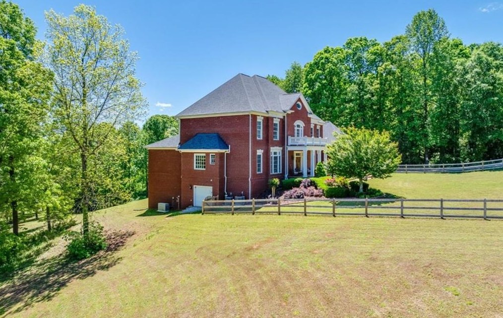 568 Barron Dr, Commerce, GA 30529-5136