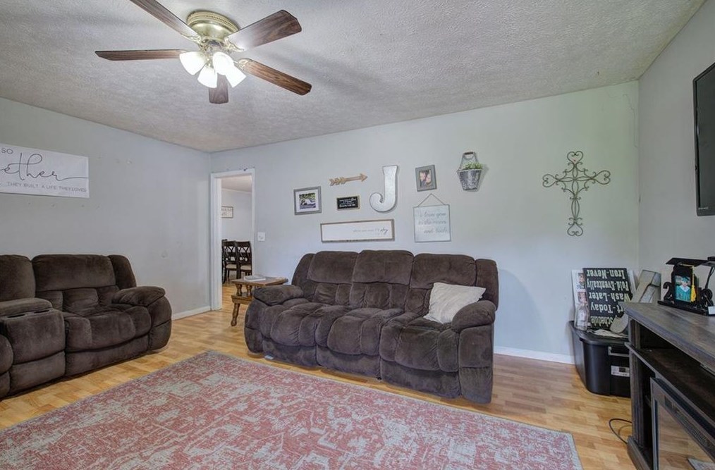 58 Jim Dr, Euharlee, GA 30120-7822