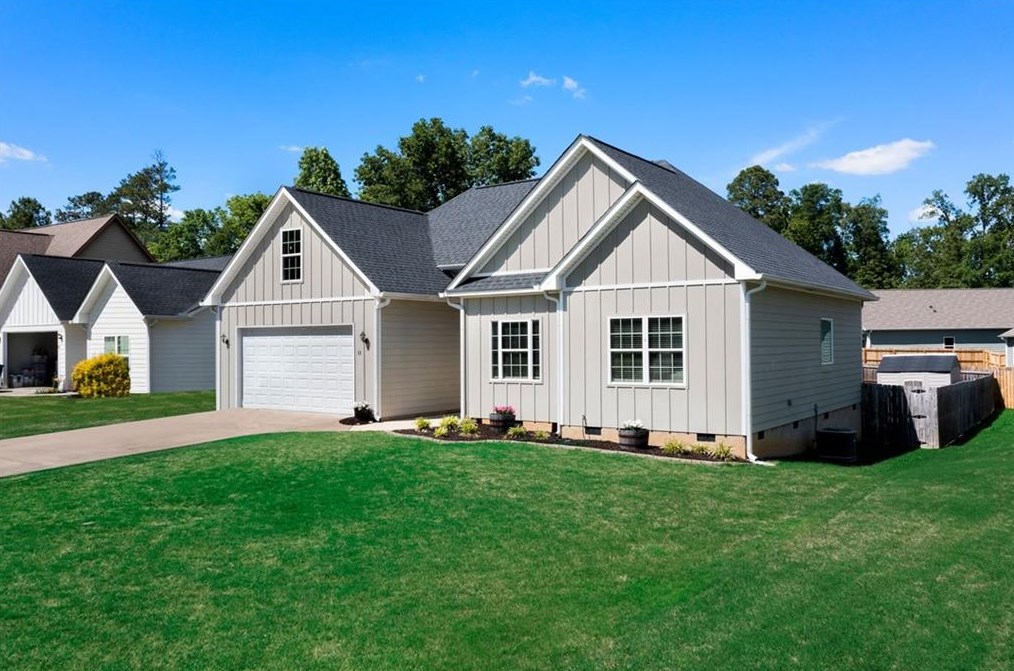 11 Applewood Dr, Rome, GA 30165-9160