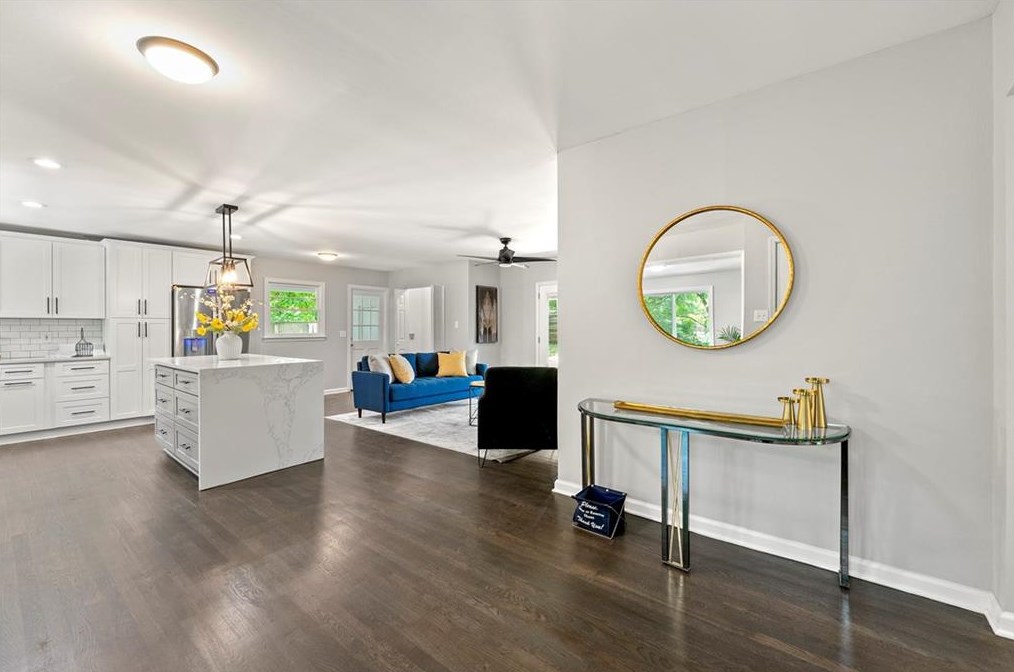 1507 Lively Ridge Rd, Atlanta, GA 30329-3711