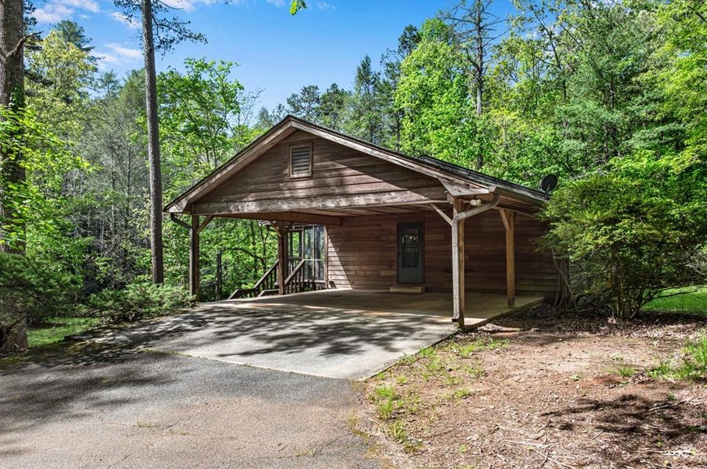291 Horseshoe Ln, Dahlonega, GA 30533