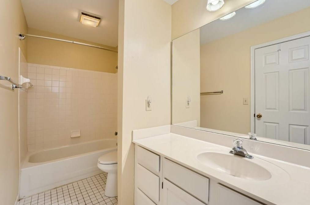 102 Fowler Ct, Decatur GA 30030-2919 exterior