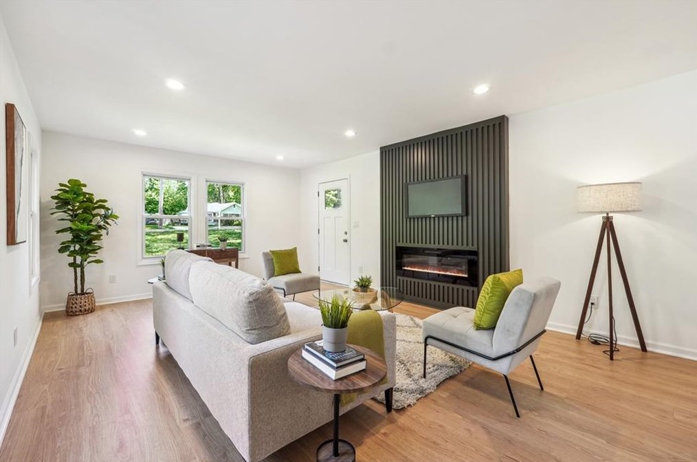 4089 Adrian St, Tucker GA  30084-4405 exterior