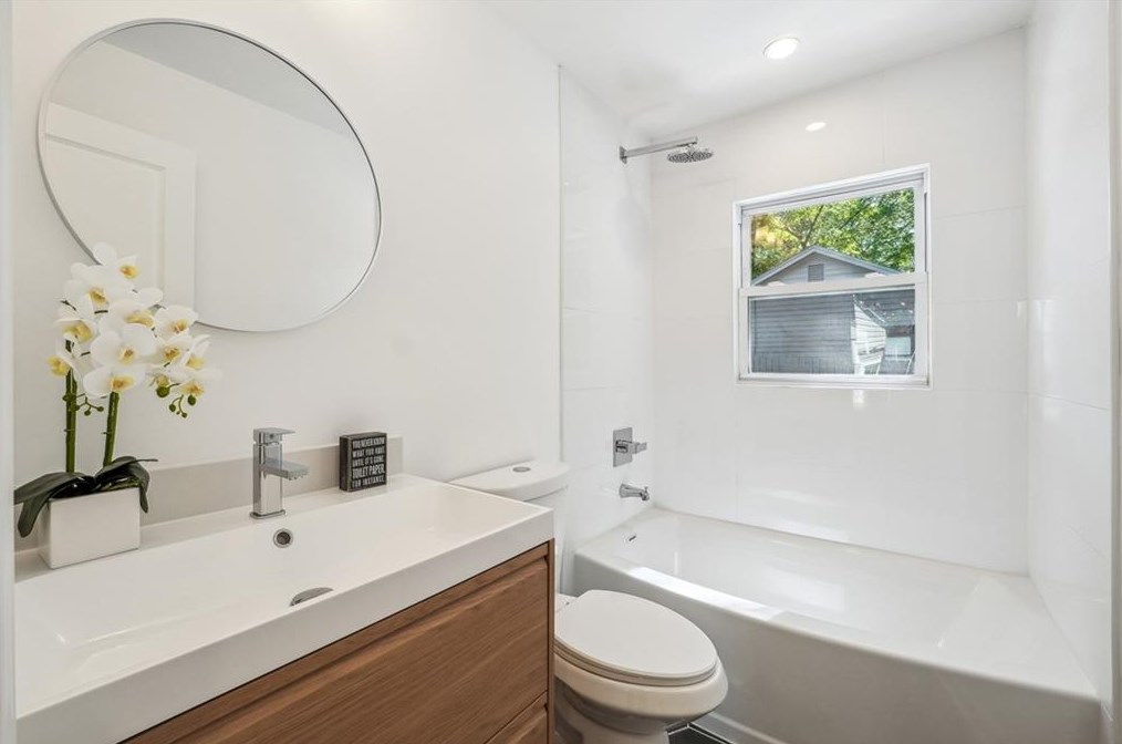 4089 Adrian St, Tucker GA  30084-4405 exterior