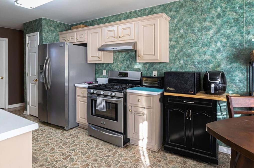 1610 Nottingham Way, Conyers GA  30094-4225 exterior