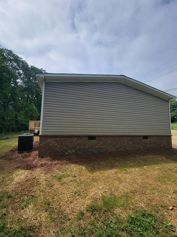 121 Lndg Dr, Calhoun GA 30701-8345 exterior