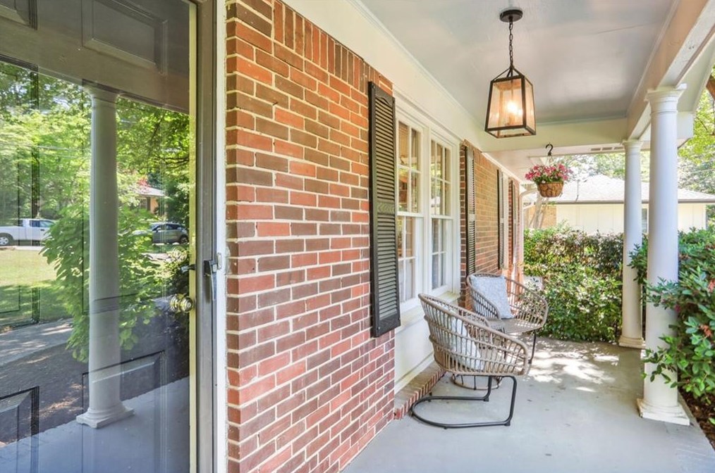 2502 Asbury Ct, Decatur, GA 30033-3700