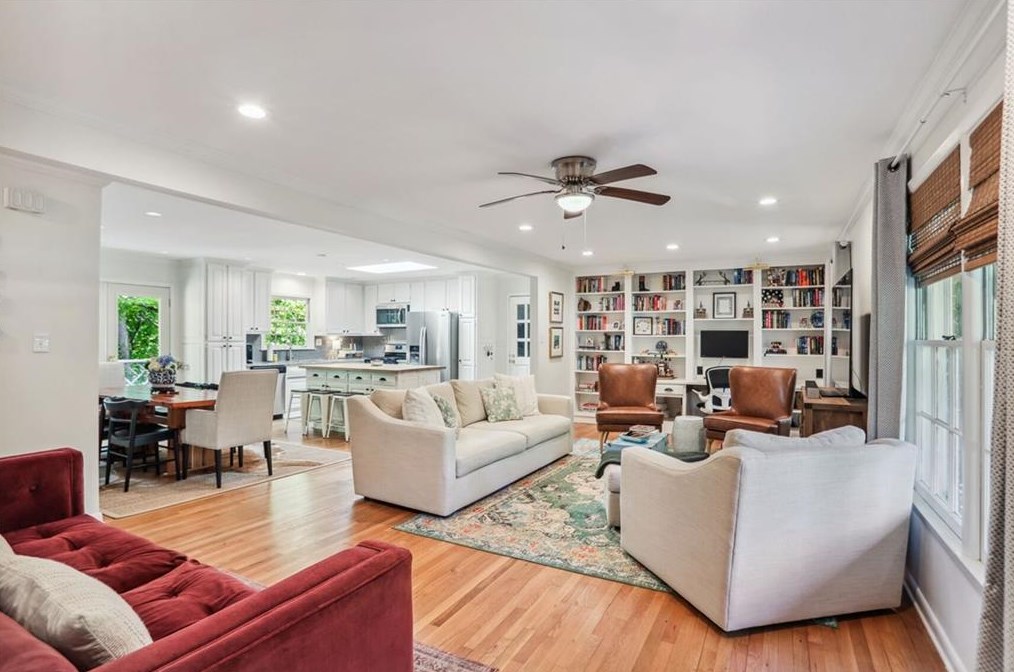 2502 Asbury Ct, Decatur GA  30033-3700 exterior