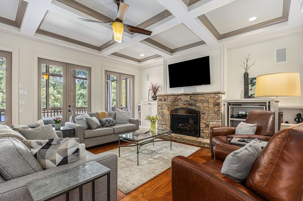 136 Hardeman Rd, Atlanta GA  30342-2532 exterior
