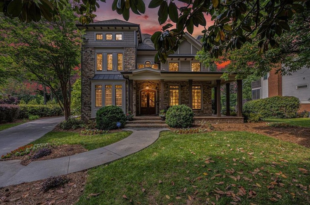 136 Hardeman Rd, Atlanta, GA 30342-2532