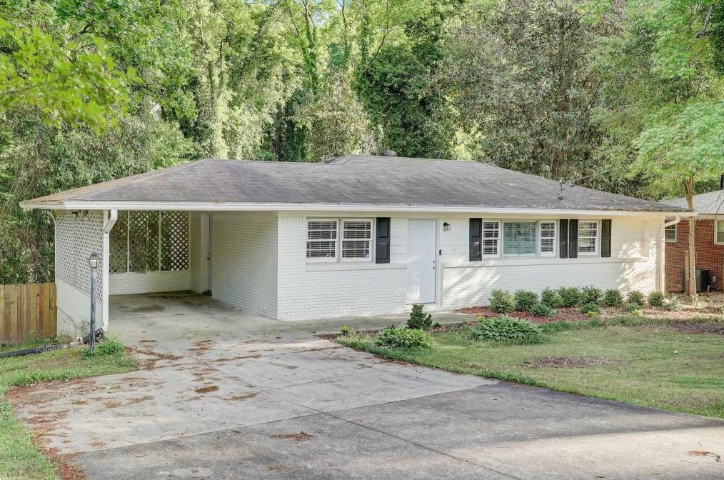 7058 Lakeview Ln, Atlanta, GA 30360-1837