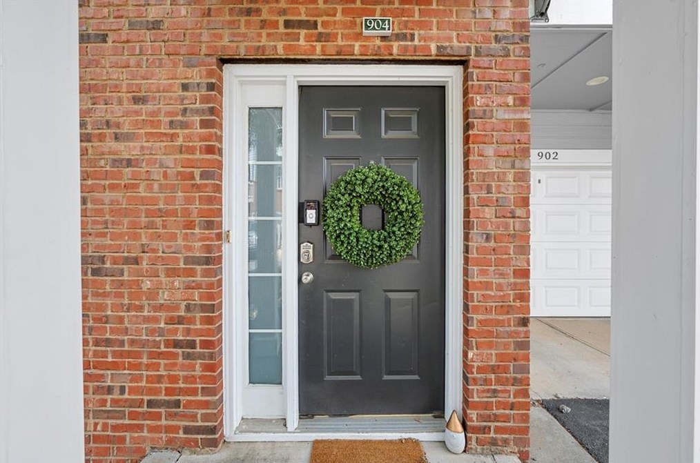904 Vinings Forest Ln, Smyrna, GA 30080-3940