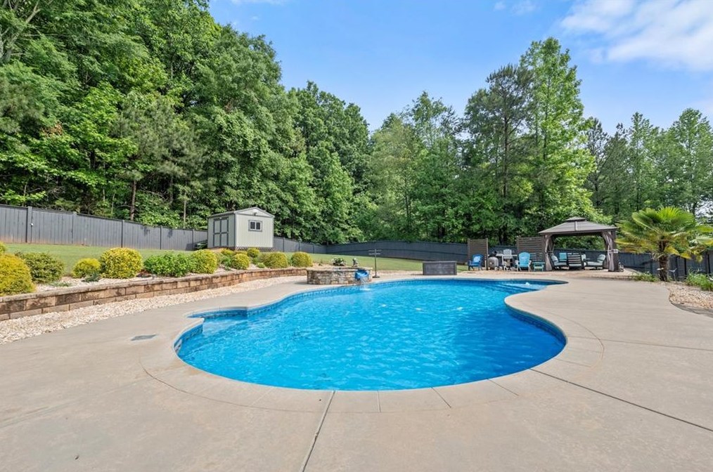 343 Woods Creek Rd, Jefferson, GA 30549-7658