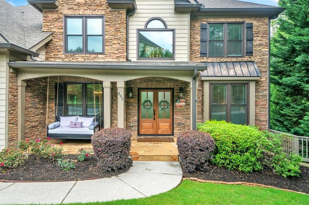 895 Cranberry Trl, Roswell, GA 30076-2302