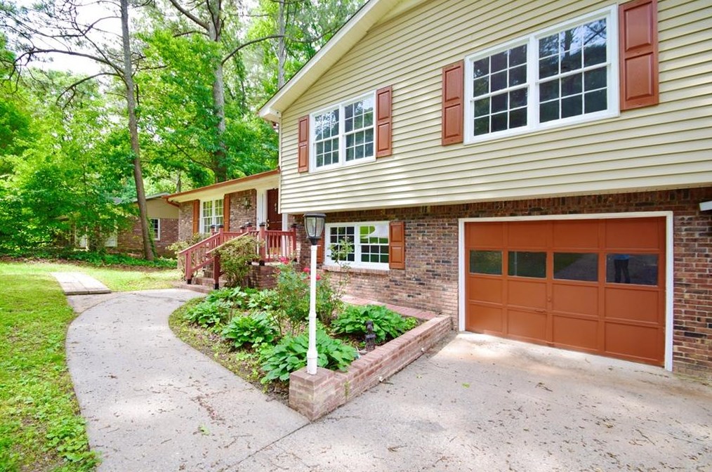 3401 Shorelake Dr, Tucker, GA 30084-1215