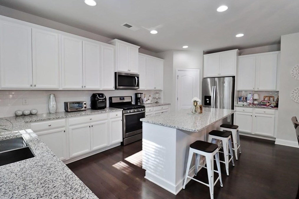 2532 Ozella Pl, Atlanta GA  30331-8095 exterior