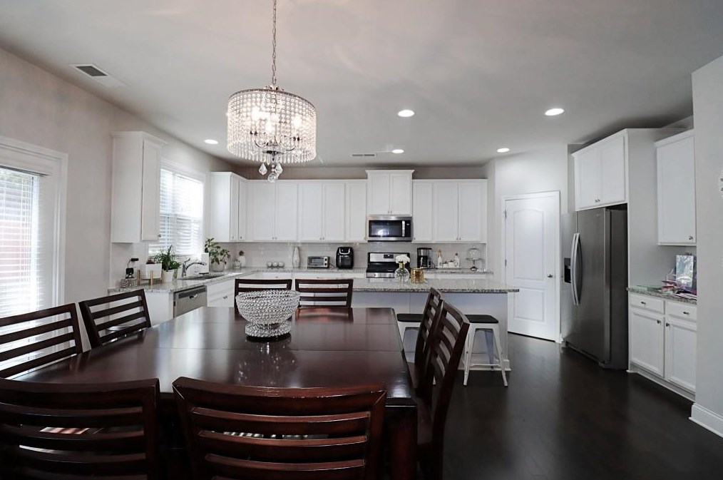 2532 Ozella Pl, Atlanta GA  30331-8095 exterior