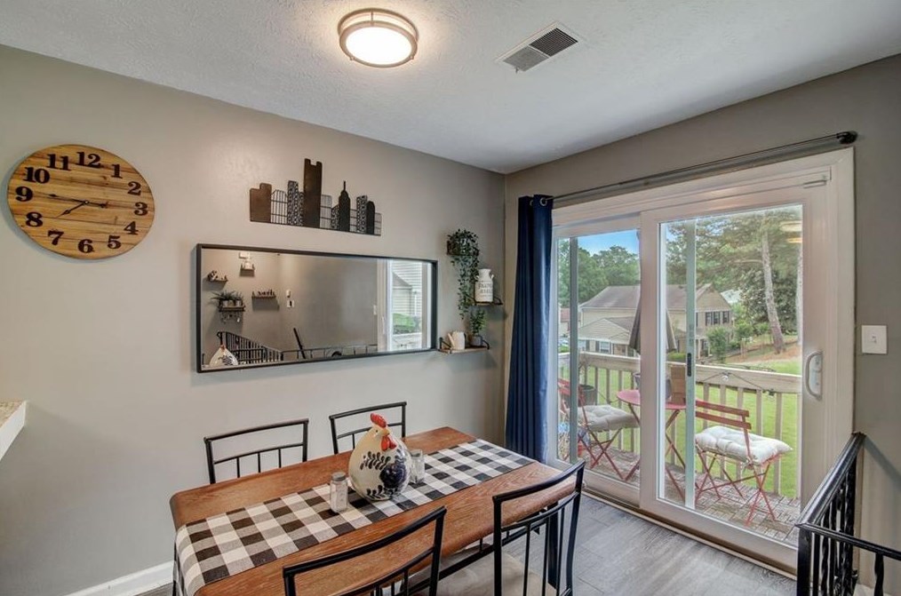 1332 Old Coach, Marietta, GA 30008