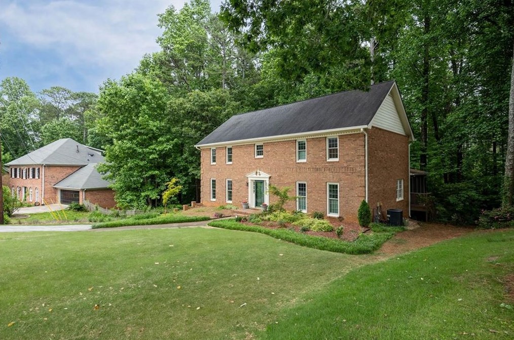 5275 Bowers Brook Dr, Lilburn, GA 30047-5176
